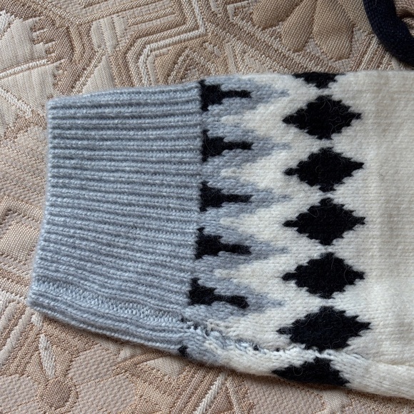 H&M Cream/Patterned Jacquard-Knit Sweater/NWT/S - Picture 11 of 13